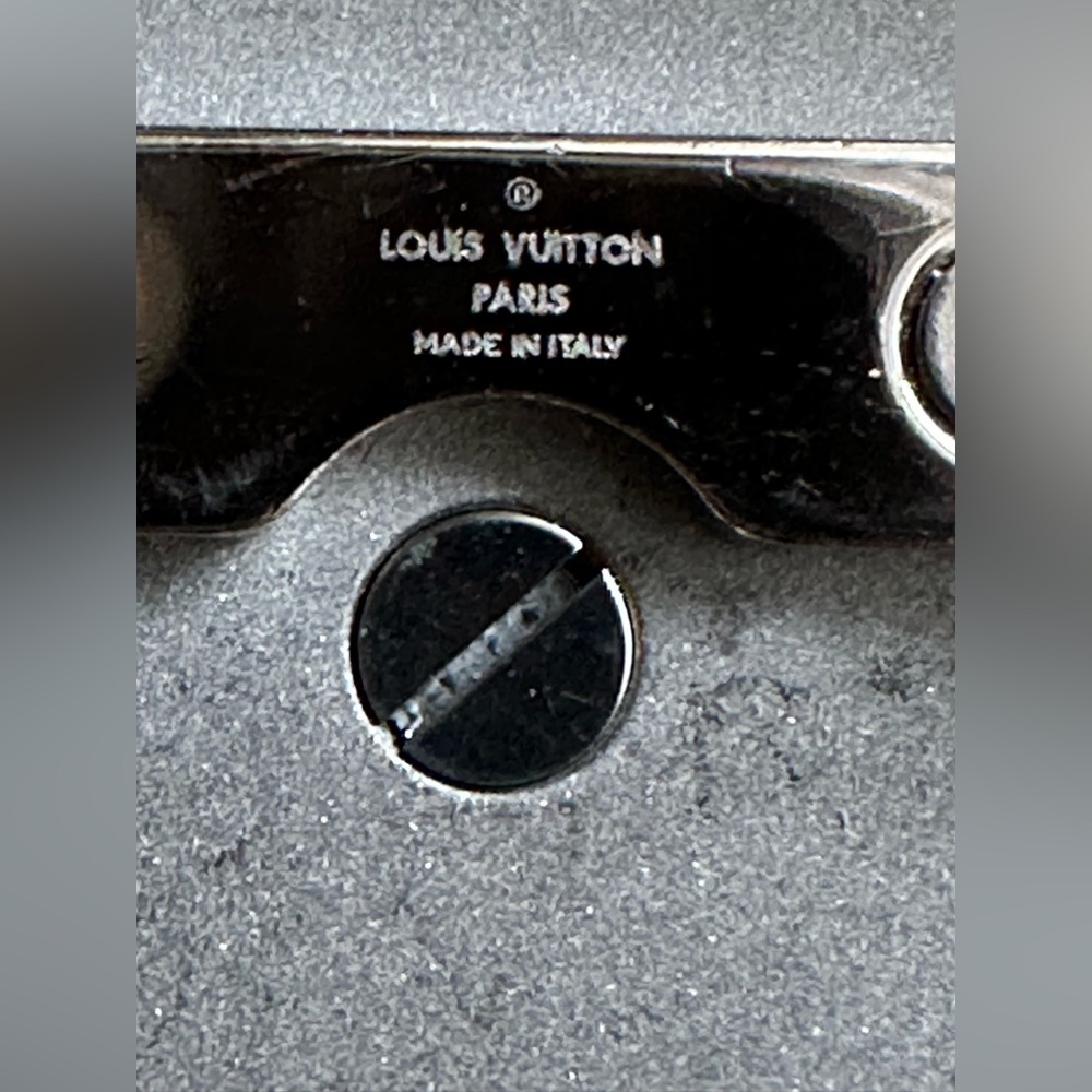 Louis Vuitton Direction Arrow Pin-Authentic - Picture 5 of 5